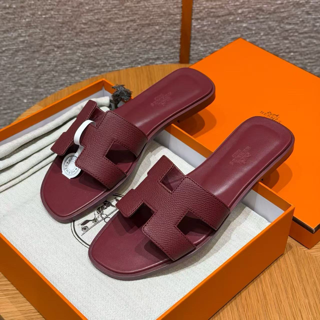 H Style Flat Sandals – Burgundy