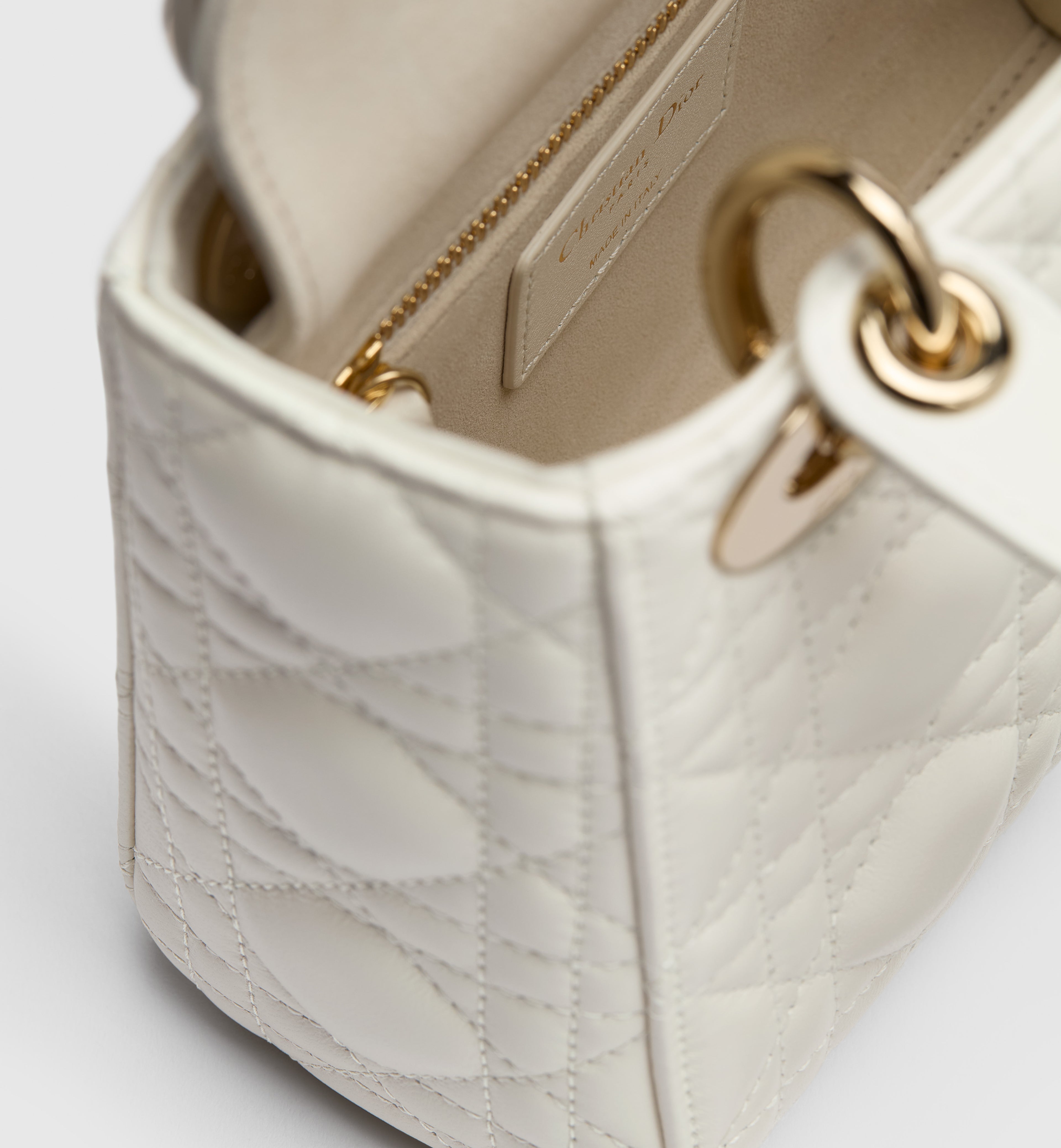 Dior Lady Dior White – Classic Elegant Handbag