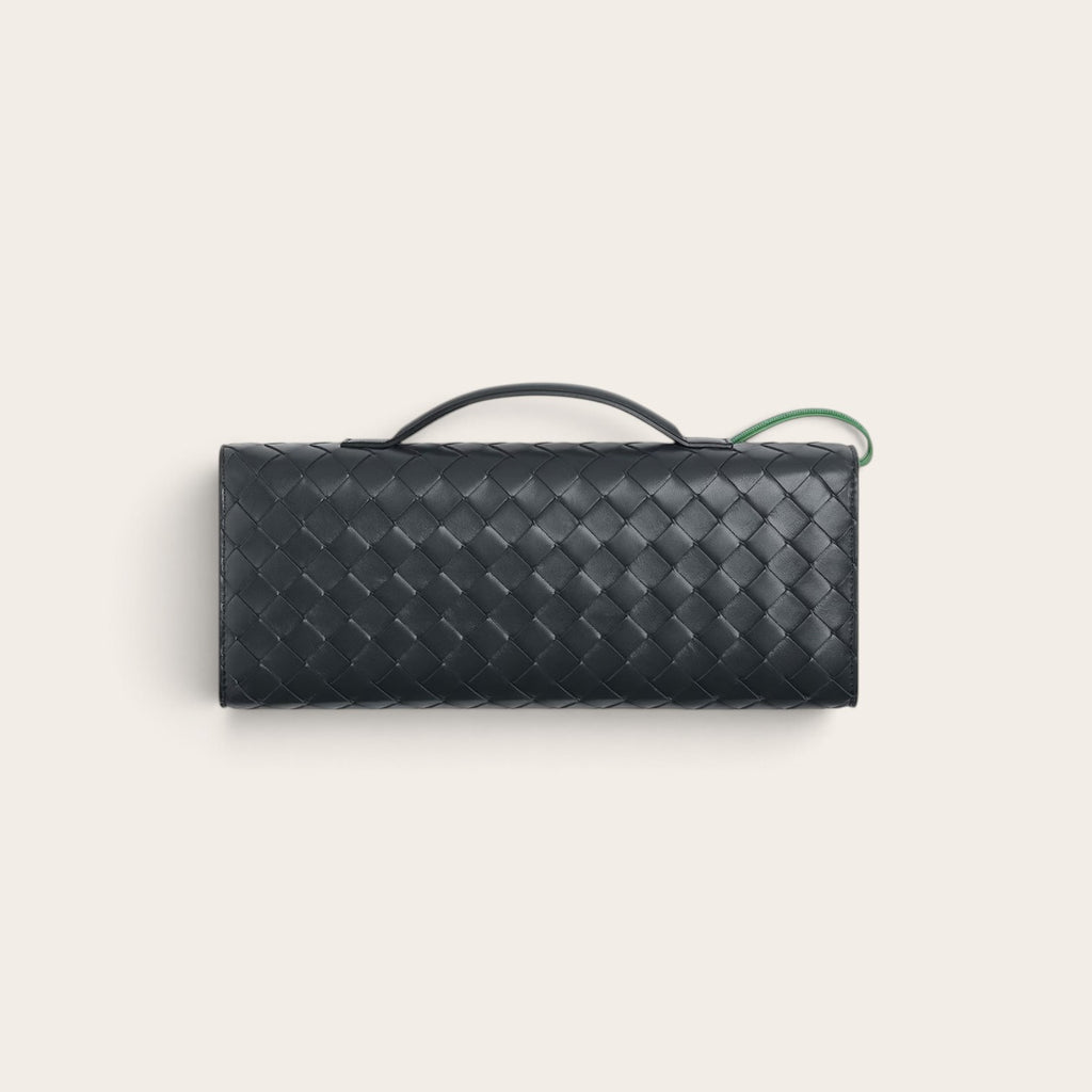 Bottega Veneta Andiamo Clutch Black detail