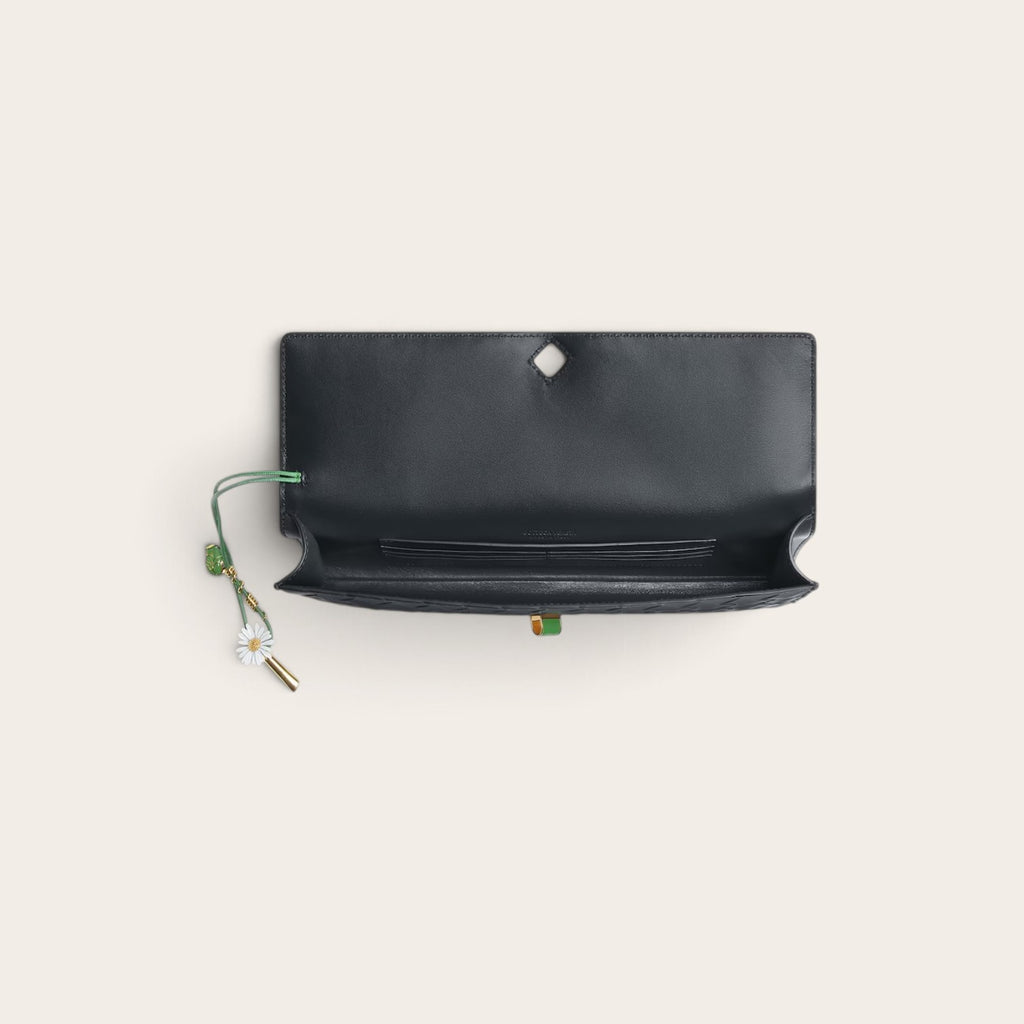 Bottega Veneta Andiamo Clutch Black alternate view