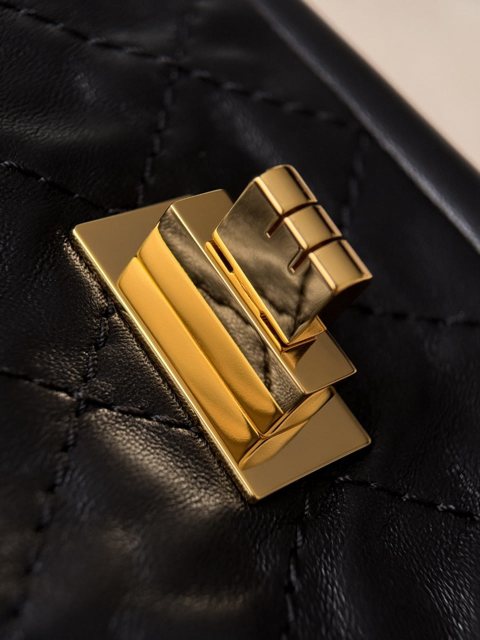 Chanel 2.55 Reissue black bag image 6