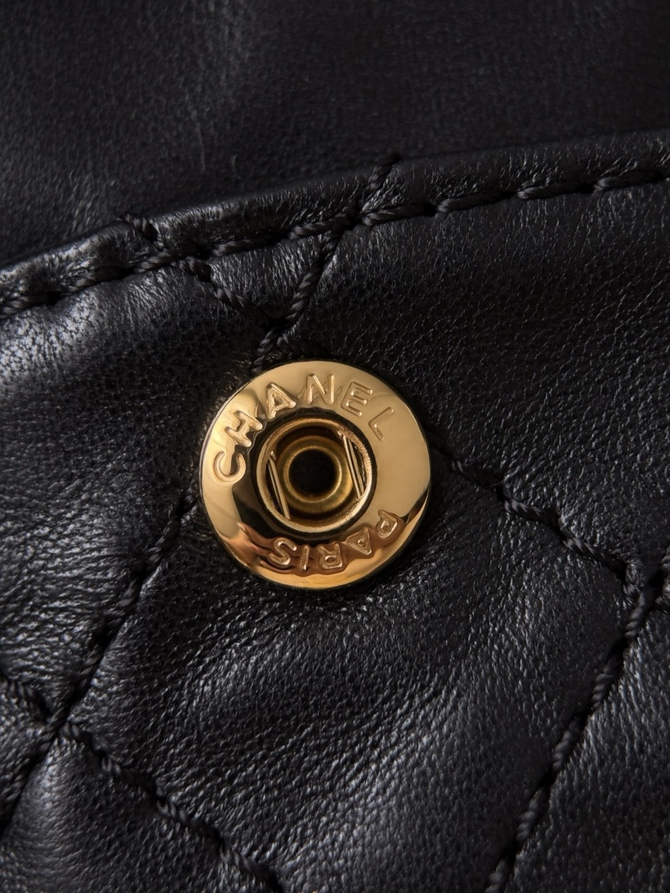 Chanel 2.55 Reissue black bag image 7