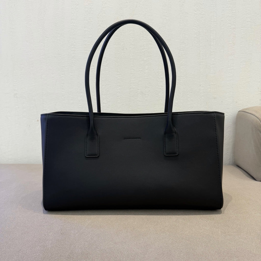Chanel 26S Large Shopping Bag black detail view 2