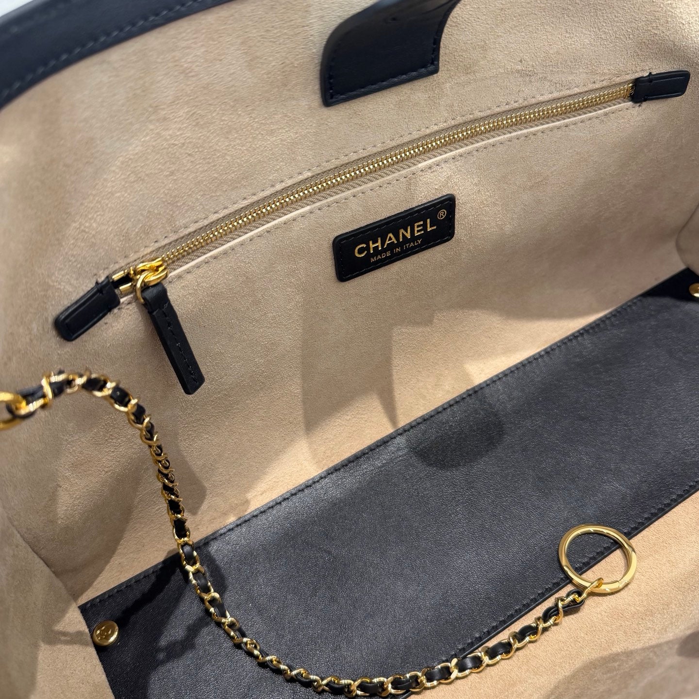 Chanel 26S Large Shopping Bag black detail view 7