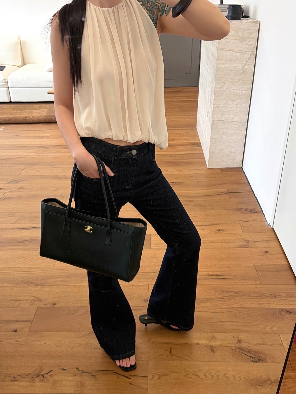 Chanel 26S Large Shopping Bag black - lifestyle view 3