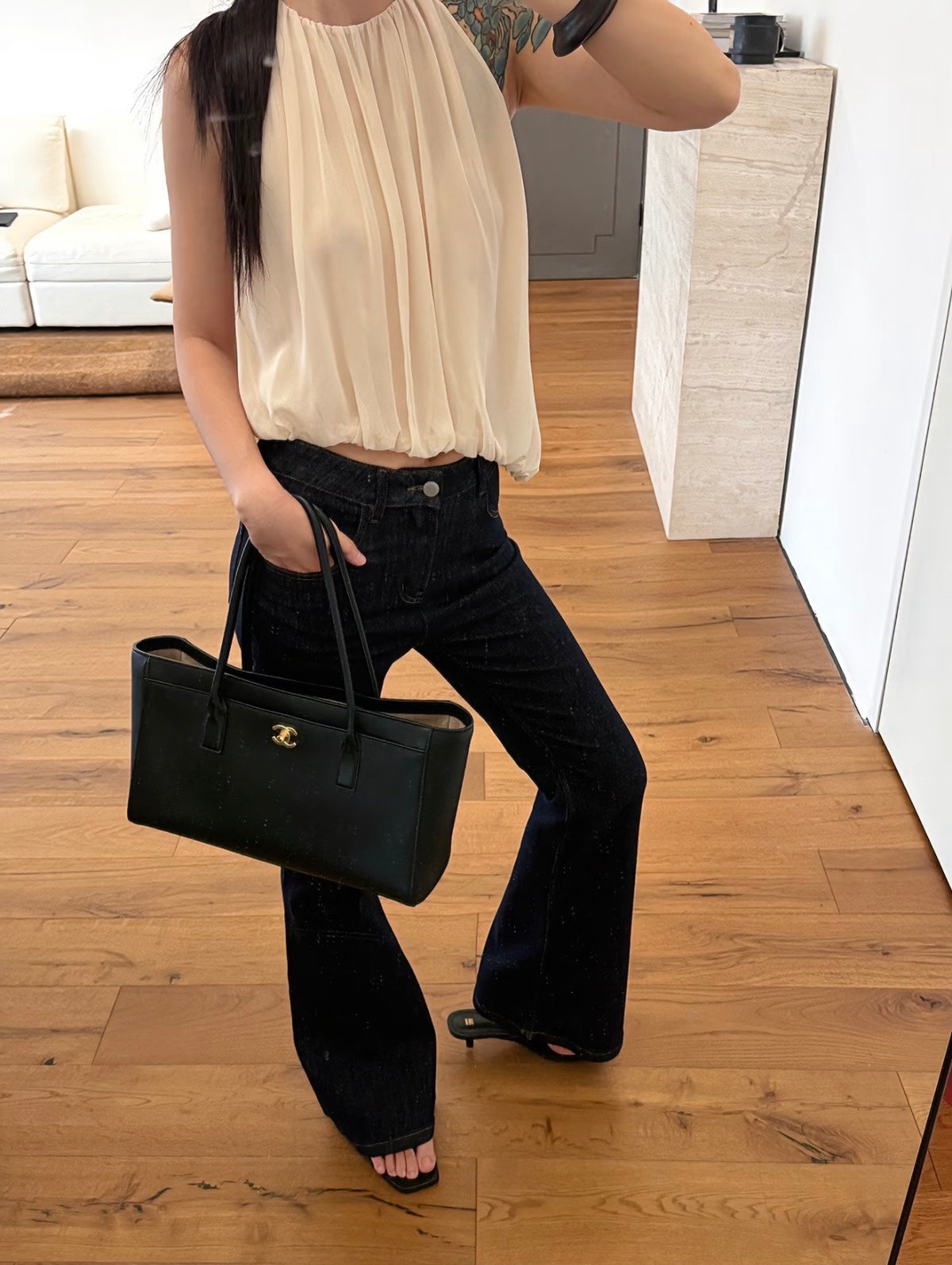 Chanel 26S Large Shopping Bag black - lifestyle view 3