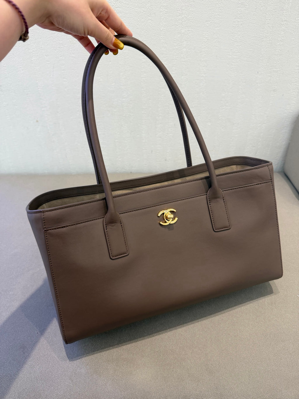 Chanel 26S Large Shopping Bag dark brown - view 2