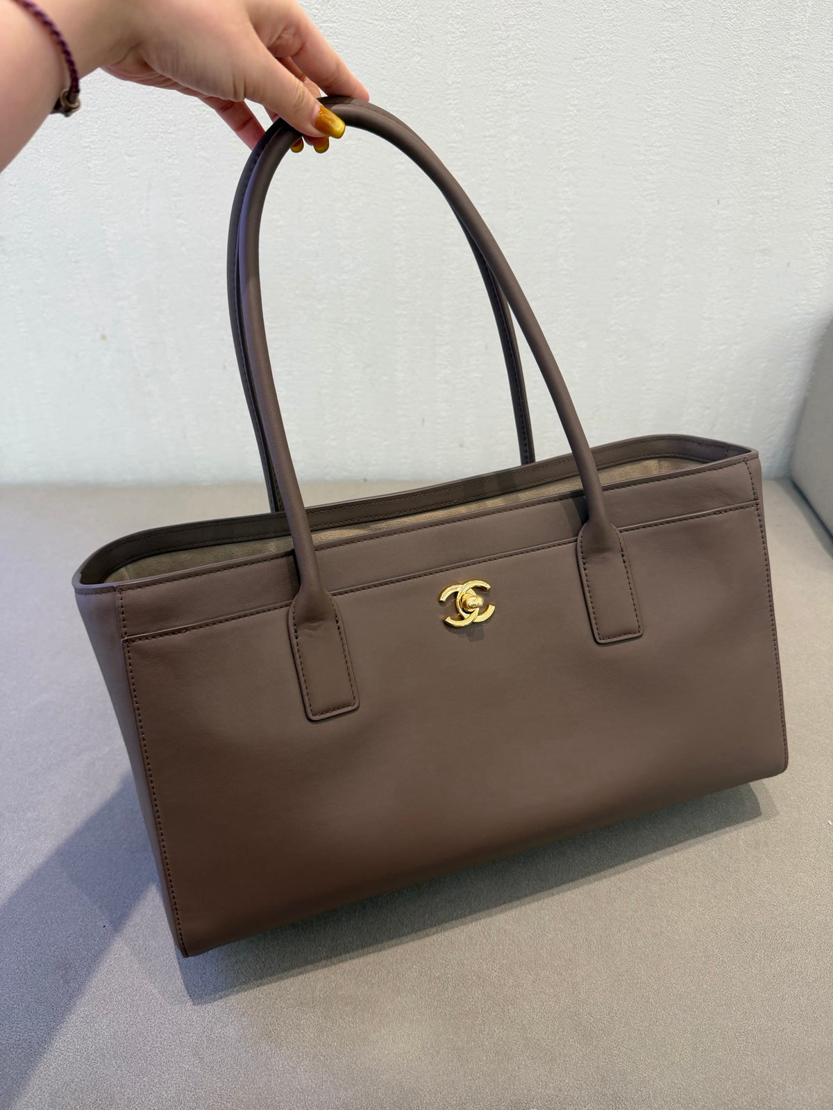 Chanel 26S Large Shopping Bag dark brown - view 2