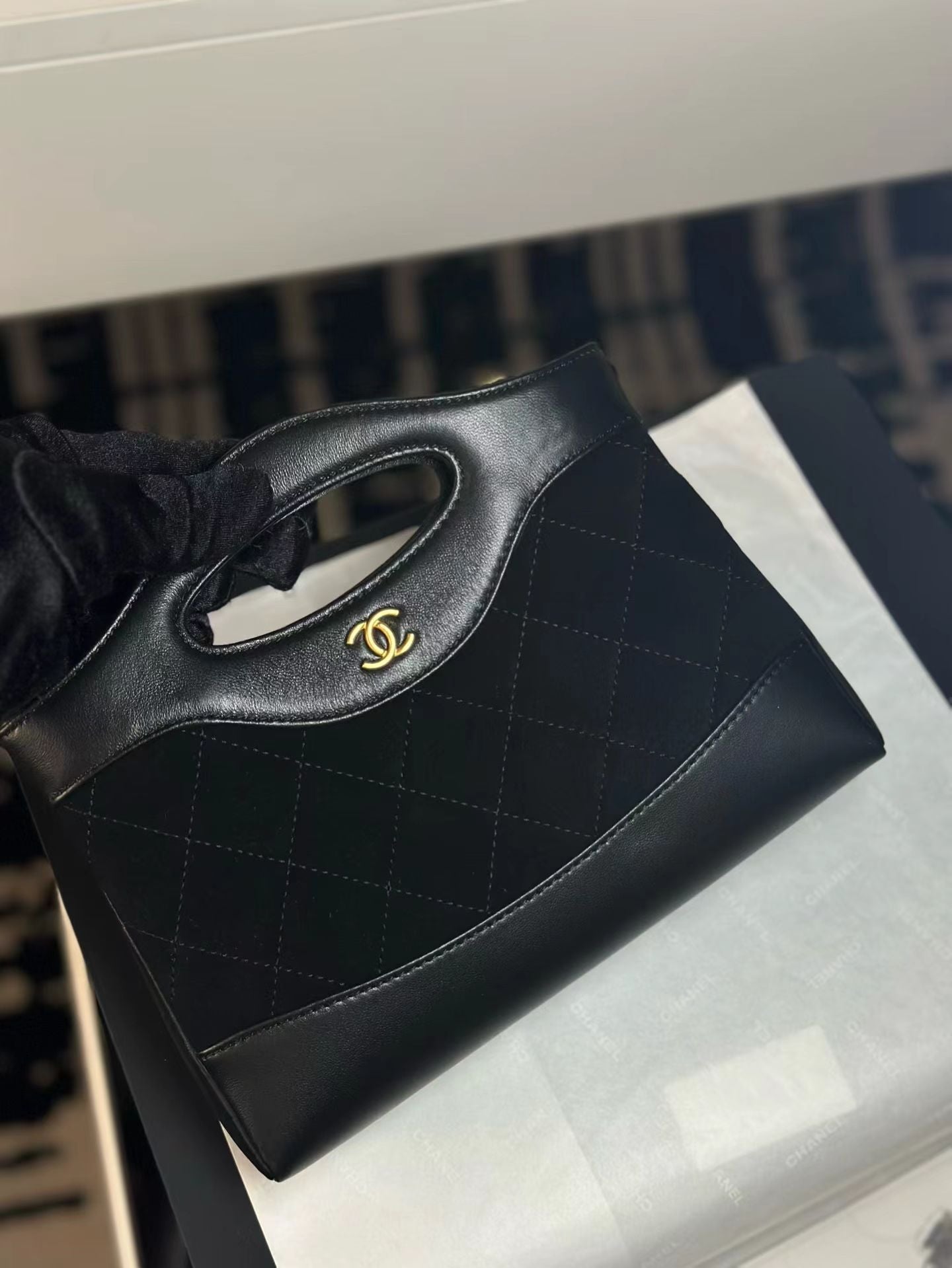 31 Bag Nano Black front view