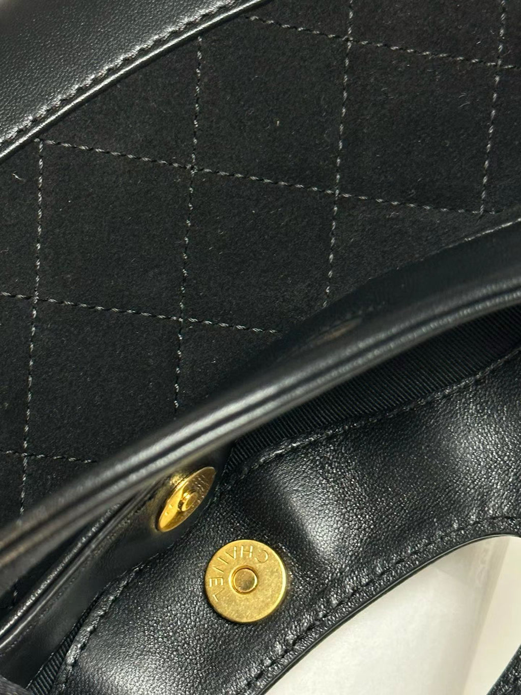 31 Bag Nano Black material detail