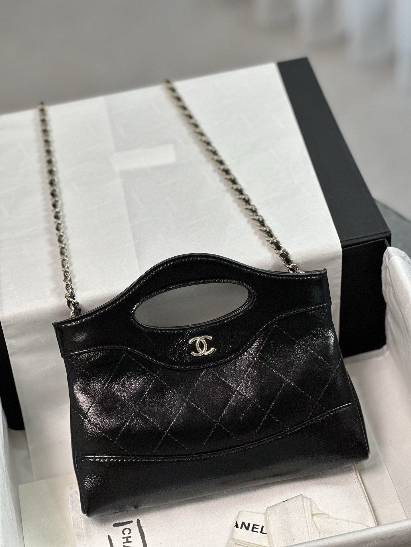 Black 31 Nano bag product view
