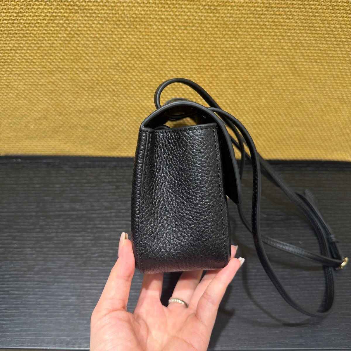 حقيبة Chanel Mini Flap Shoulder Bag السوداء - صورة 3