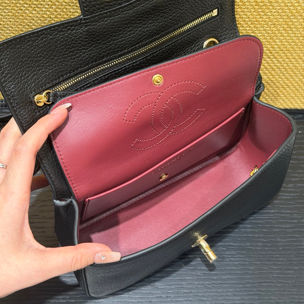 حقيبة Chanel Mini Flap Shoulder Bag السوداء - صورة 10