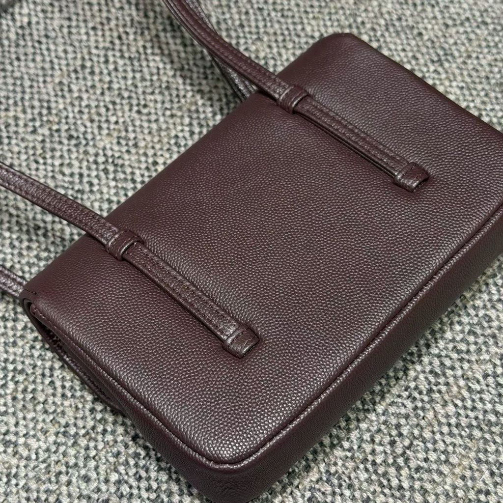 Brown shoulder bag rear leather detail