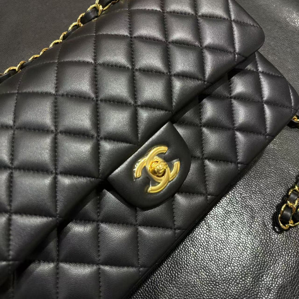 Chanel Classic Flap bag black CC turn-lock detail