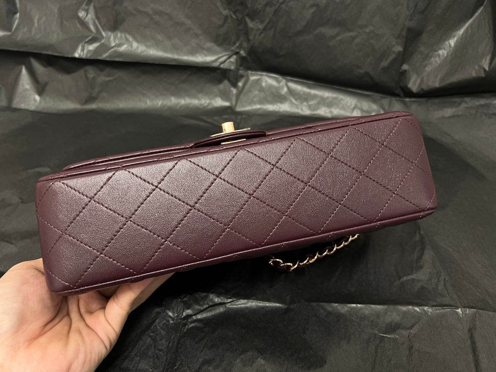 Chanel Classic Flap bag in burgundy, base view