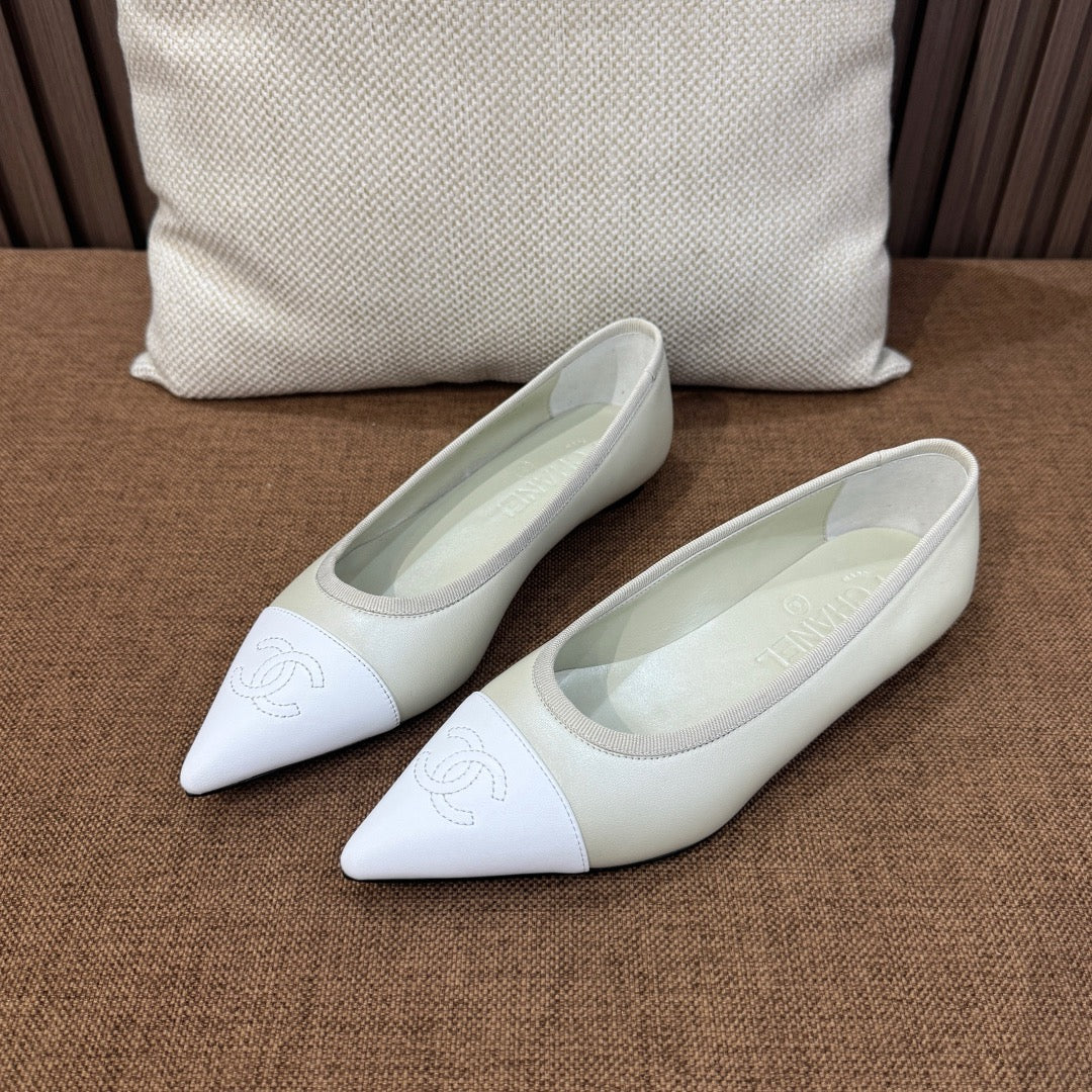 CHANEL Pointed Toe Ballet Flats – Beige & White