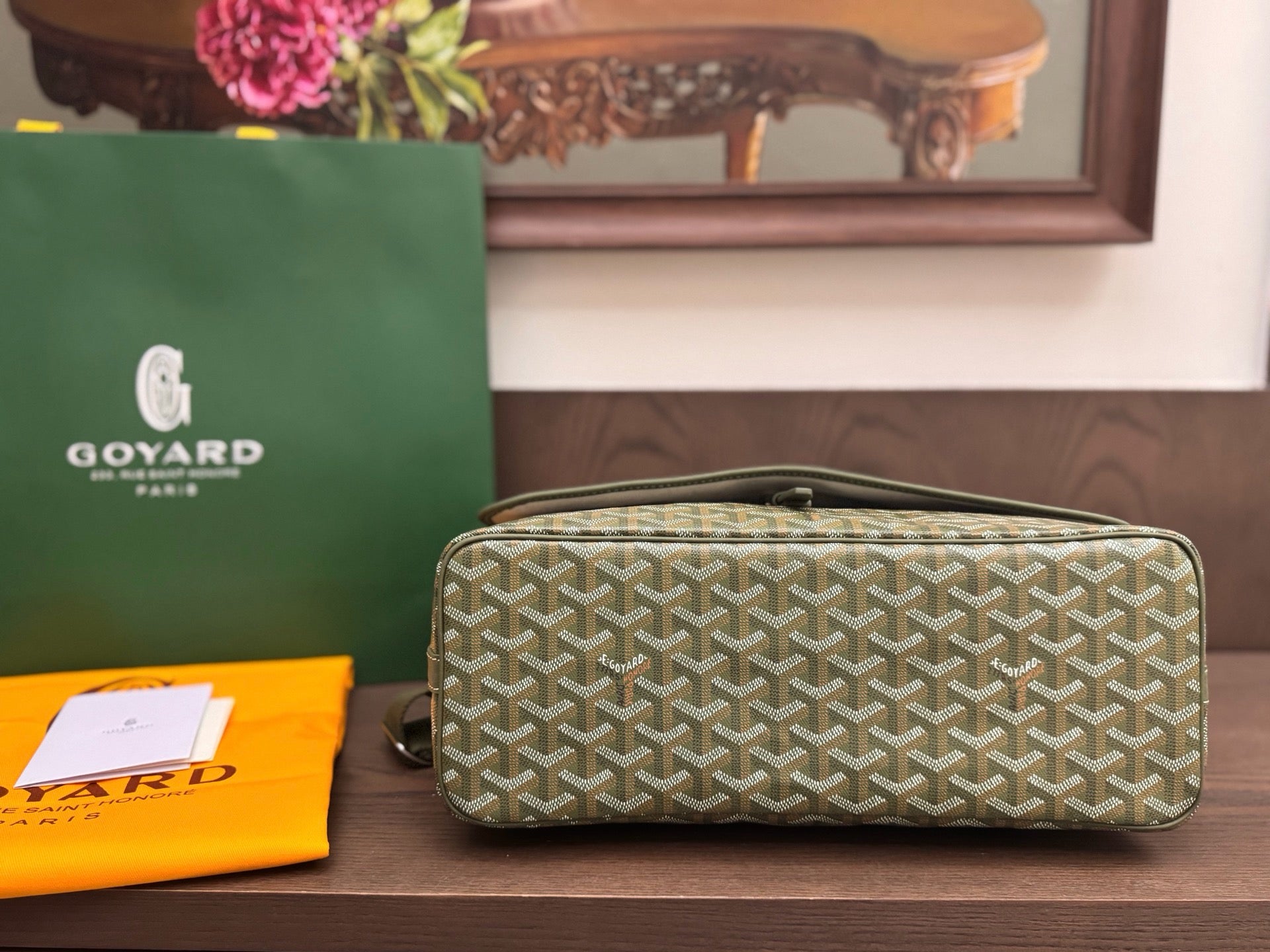 Goyard green messenger bag base detail