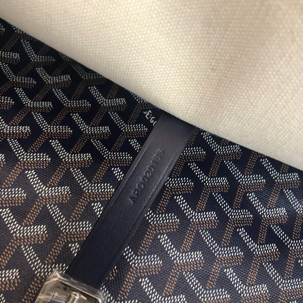 Goyard messenger bag dark color leather detail
