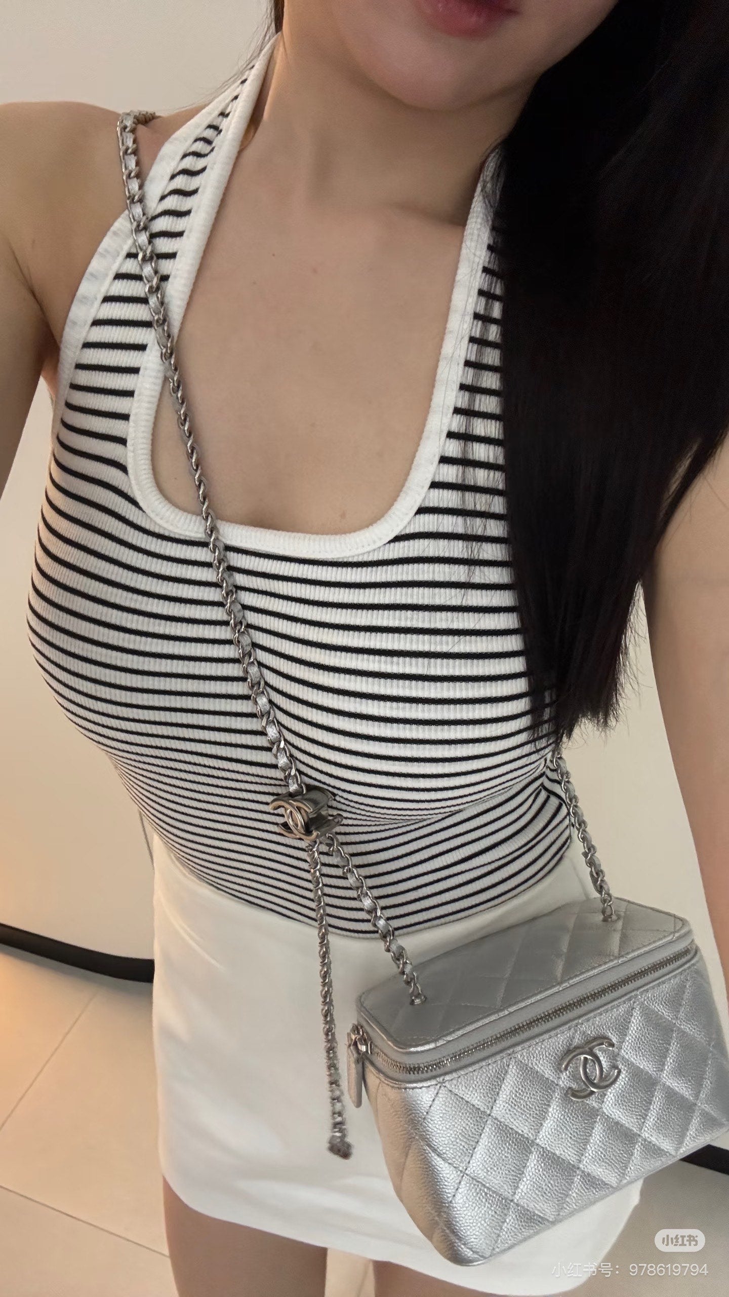Chanel silver quilted vanity case bag - view 3